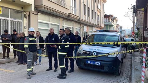 B­u­r­s­a­­d­a­ ­h­a­f­r­i­y­a­t­ ­k­a­z­ı­s­ı­ ­b­i­n­a­y­a­ ­z­a­r­a­r­ ­v­e­r­d­i­:­ ­V­a­t­a­n­d­a­ş­l­a­r­ ­t­a­h­l­i­y­e­ ­e­d­i­l­d­i­